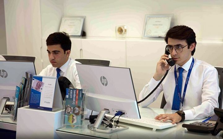Ötən il banklarda işləyənlərin sayı 2 mindən çox artıb