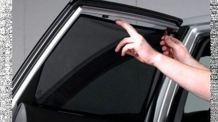 Avtomobillərin şüşələrinə örtüklərin çəkilməsinə dair yeni qayda hazırlanacaq