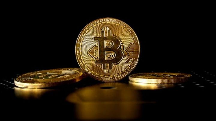 Bitcoində 100 min dollar proqnozları  yenidən gündəmdədir