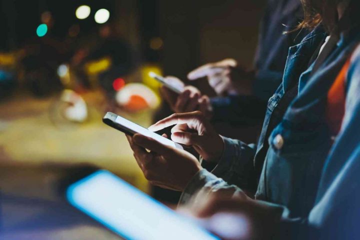 10 ayda mobil operatorlar 1 milyard manata yaxın gəlir əldə ediblər