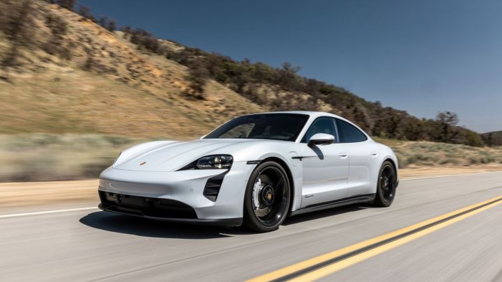 Porsche “Taycan”la elektromobil bazarında da sözünü deməyə başlayıb