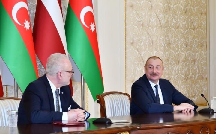 Azərbaycan və Latviya prezidentləri mətbuata bəyanatlarla çıxış ediblər