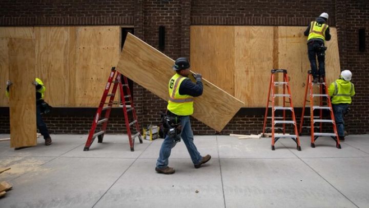 Avropa İttifaqında orta aylıq maaş 3300 avronu keçib