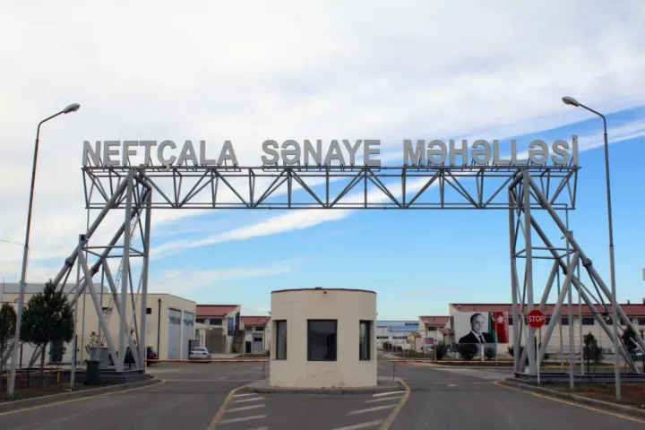 "Neftçala Sənaye Məhəlləsi tam dolub"