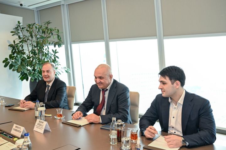 Qəbələdə nəhəng pivə və sərinləşdirici içki zavodu tikiləcək - Nazir şirkətin sahibilə görüşdü