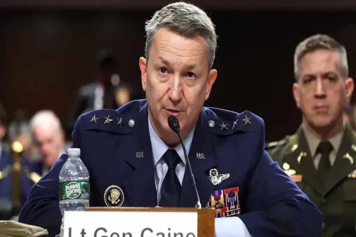 ABŞ ordusu Hörmüz boğazında blokadanı yarmağa çalışan gəmilərə güc tətbiq edəcək