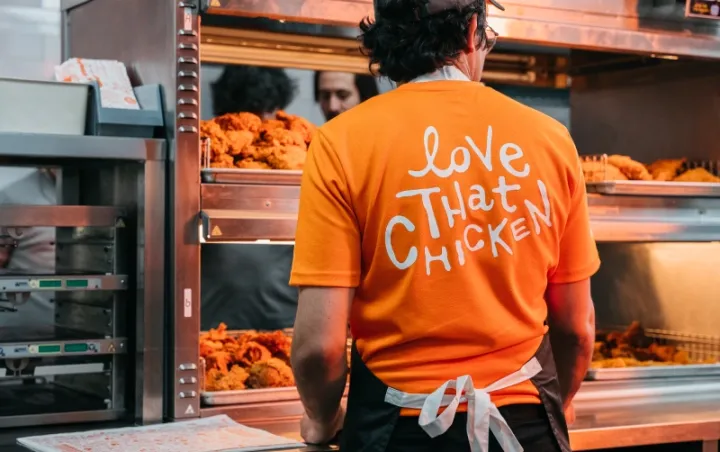 Toyuq və toyuq sendviçləri menyusu ilə məşhur olan ABŞ markasının Bakıda restoranı açılır